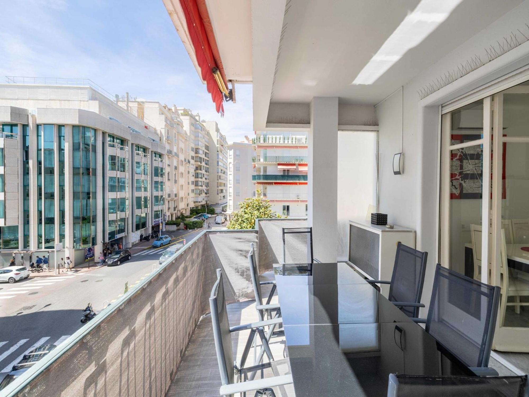 Modern - 2br-4p- Croisette Cannes